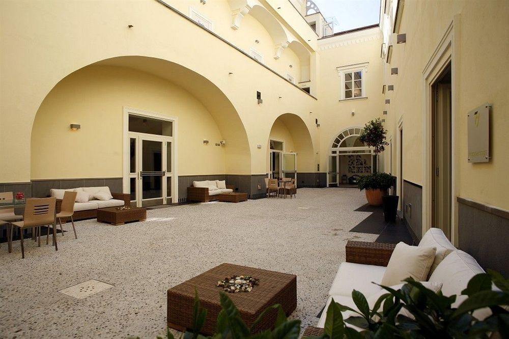 Seven Hostel & Rooms Sant'Agnello Exteriör bild